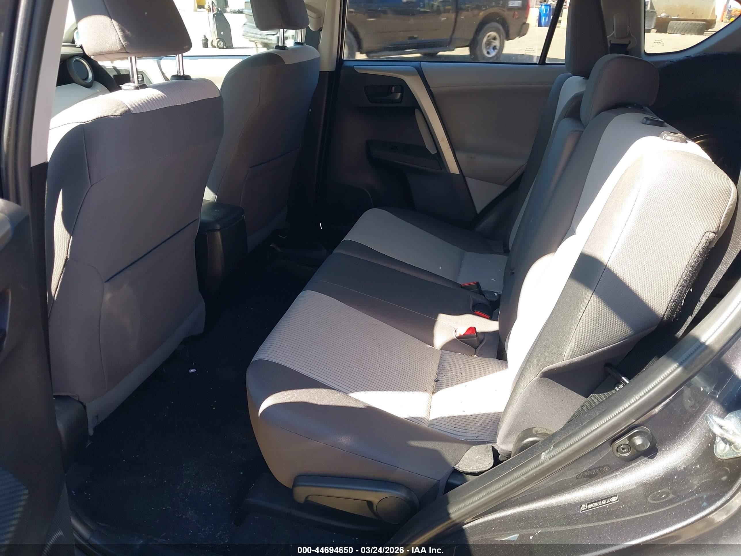 2013 Toyota Rav4 Le Gray vin: 2T3BFREV6DW074282