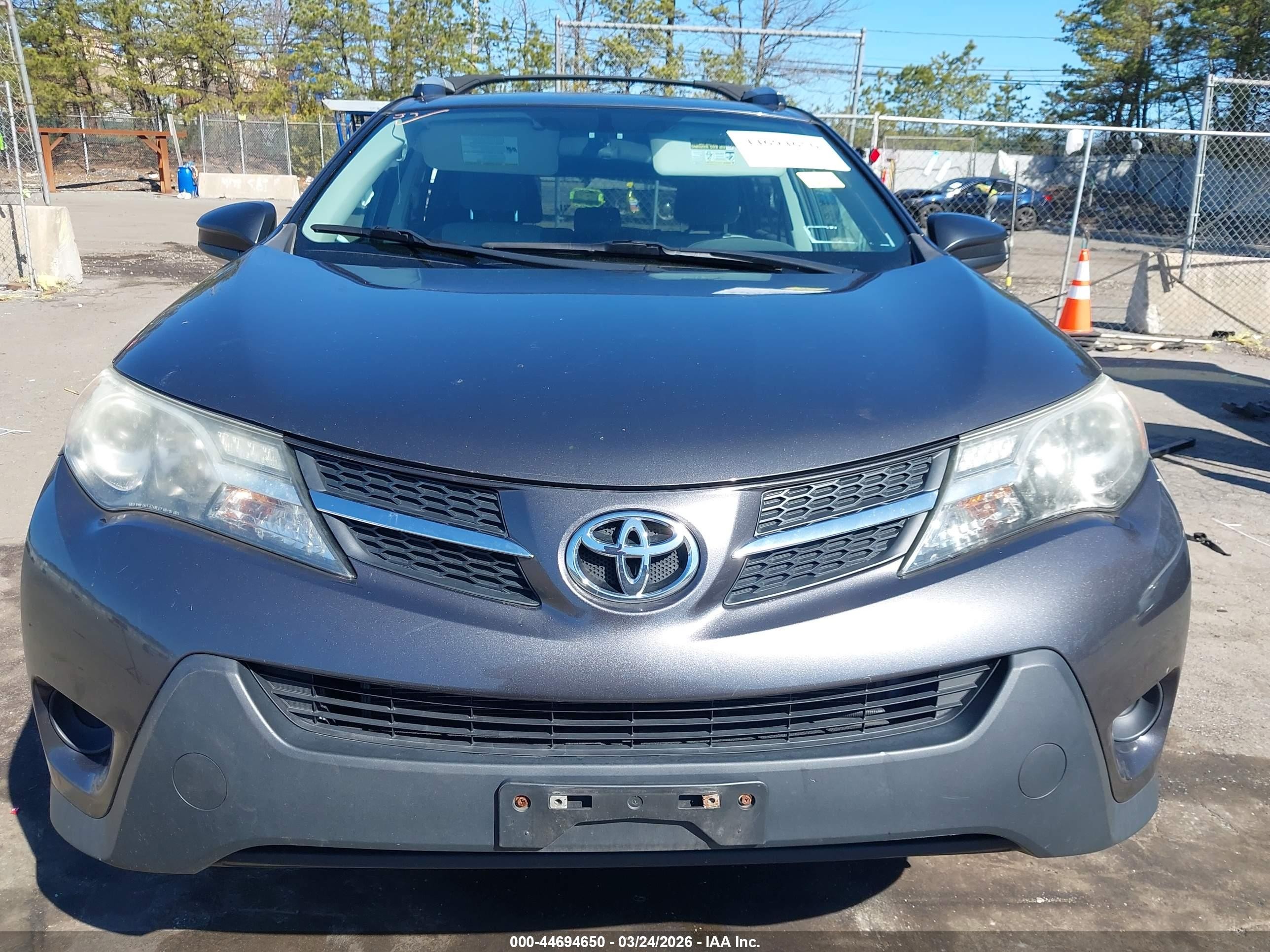 2013 Toyota Rav4 Le Gray vin: 2T3BFREV6DW074282