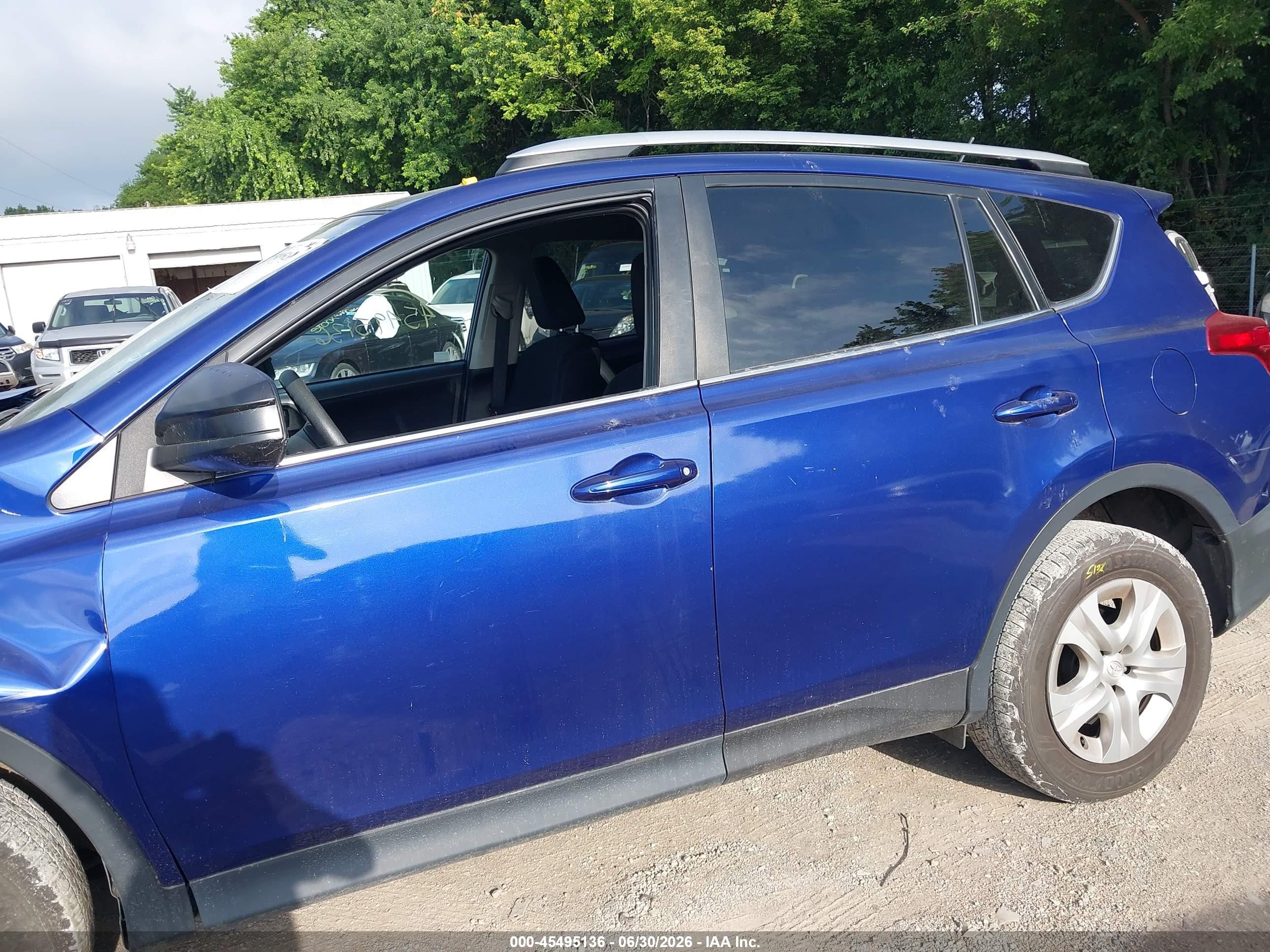 2014 Toyota Rav4 Le Blue vin: 2T3BFREV6EW219046