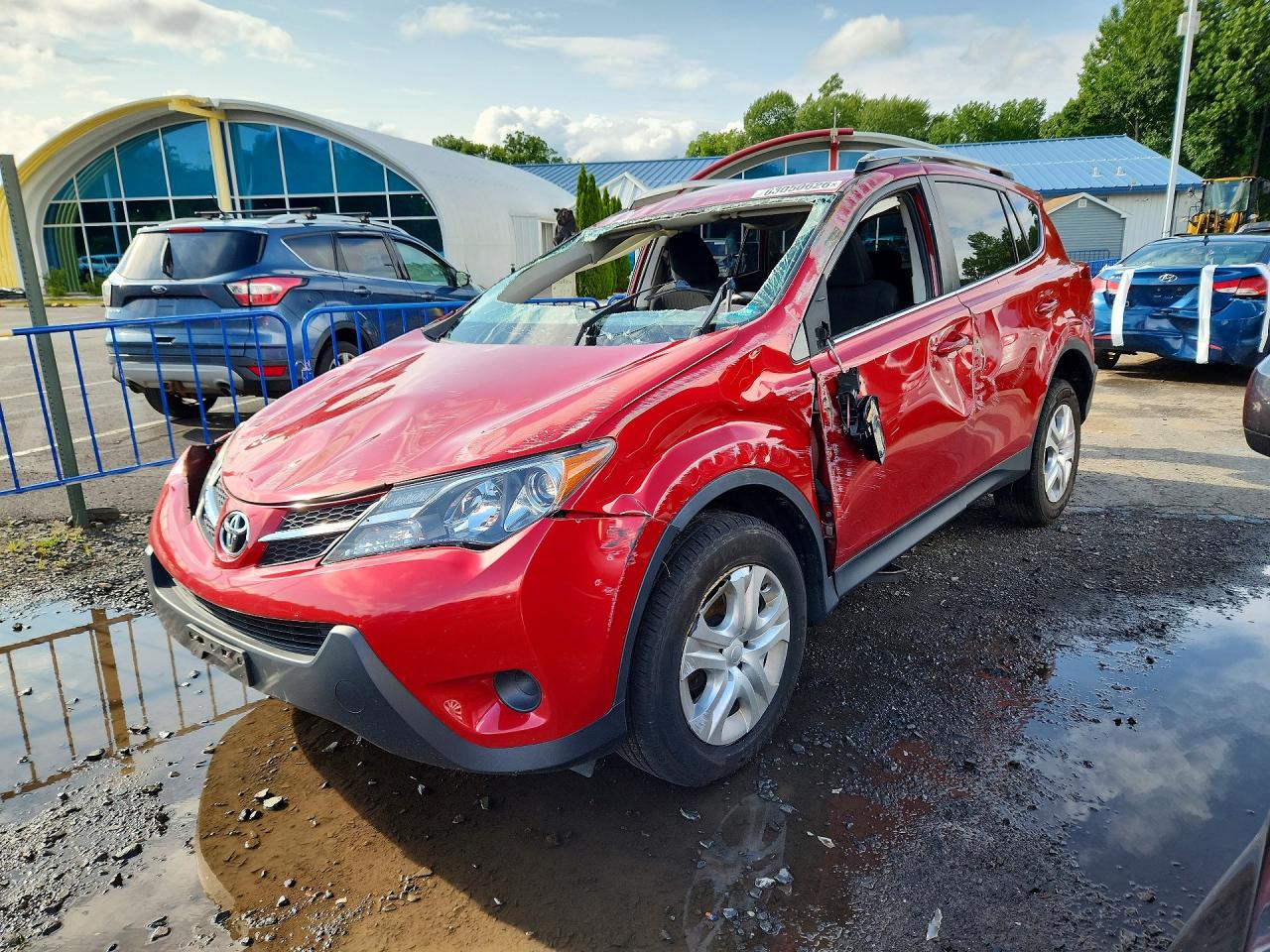 2015 Toyota Rav4 Le Red vin: 2T3BFREV6FW245874