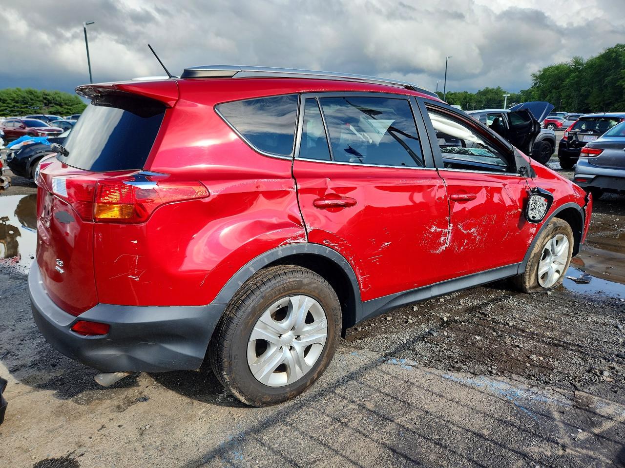 2015 Toyota Rav4 Le Red vin: 2T3BFREV6FW245874