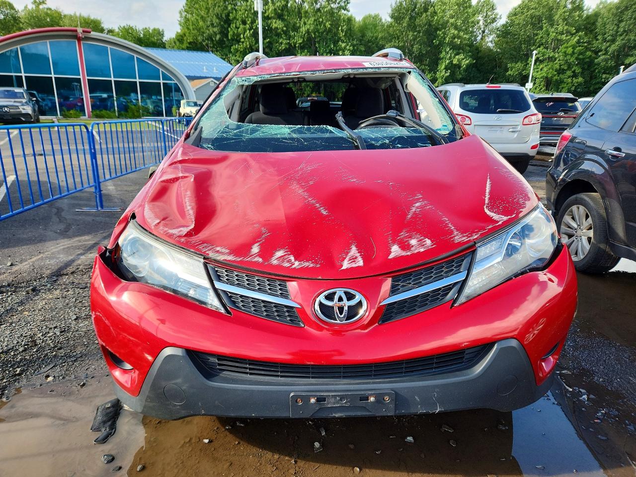 2015 Toyota Rav4 Le Red vin: 2T3BFREV6FW245874