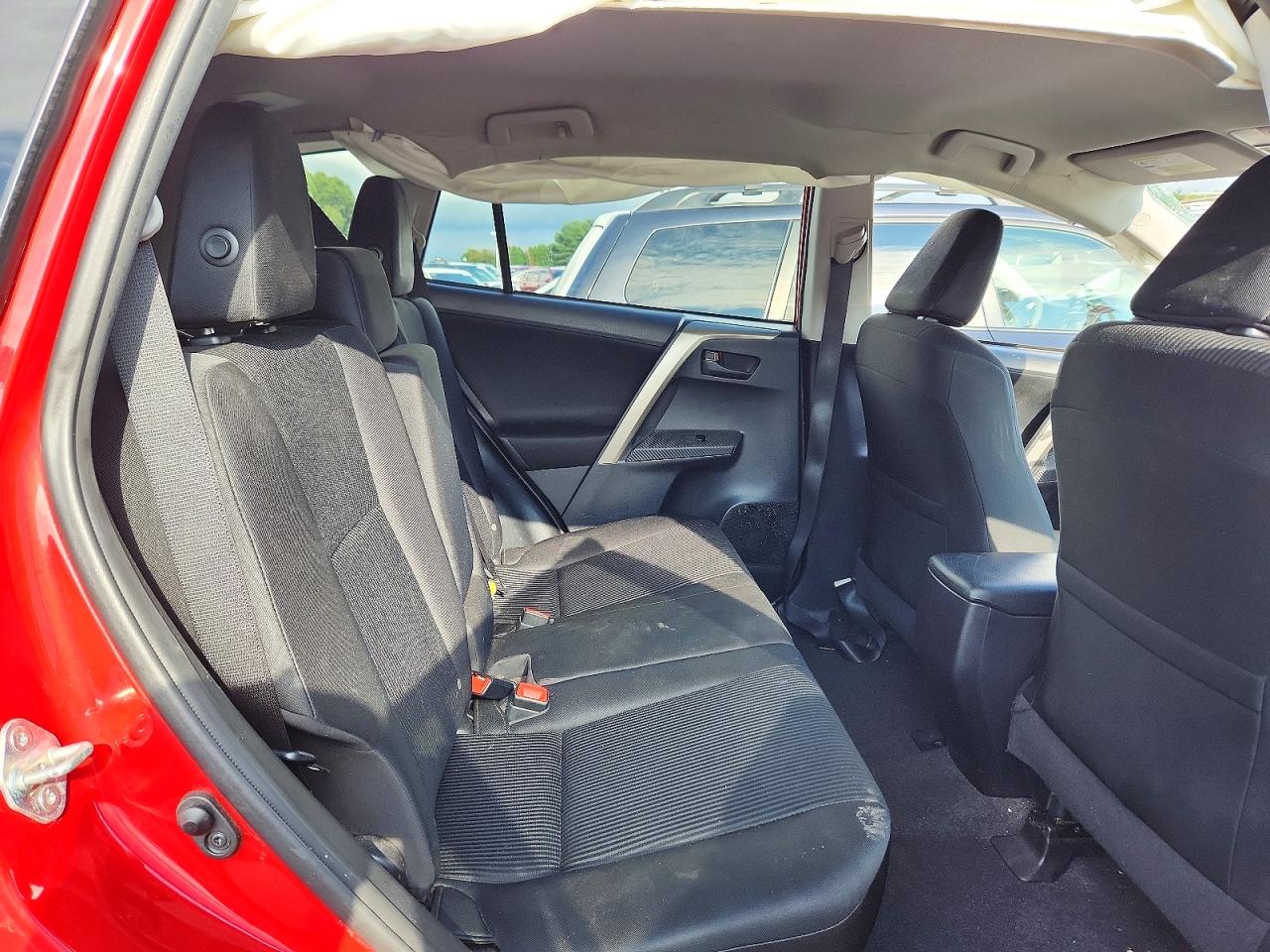 2015 Toyota Rav4 Le Red vin: 2T3BFREV6FW245874