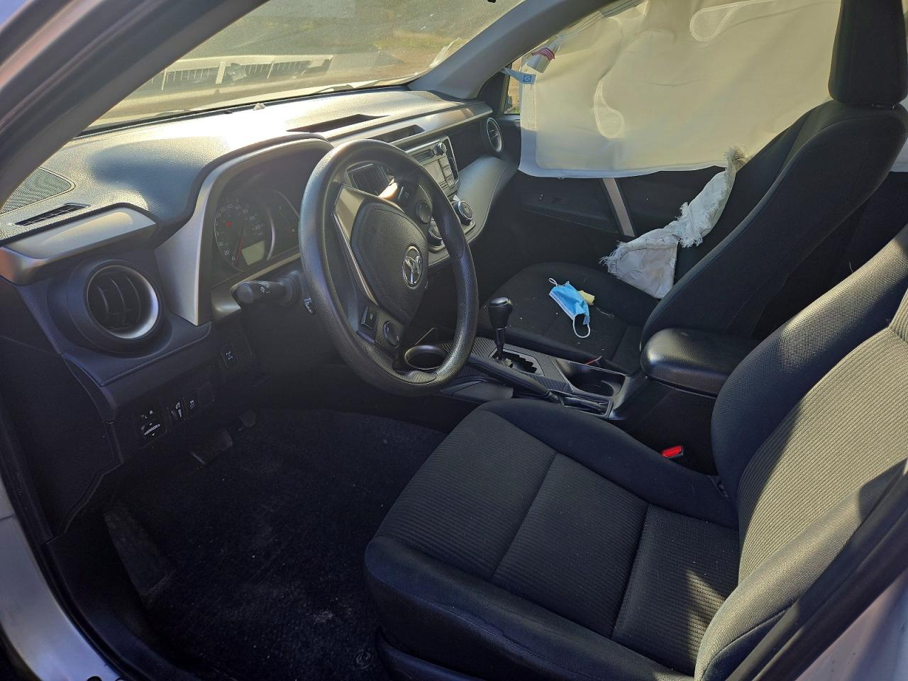 2015 Toyota Rav4 Le Gray vin: 2T3BFREV6FW269320