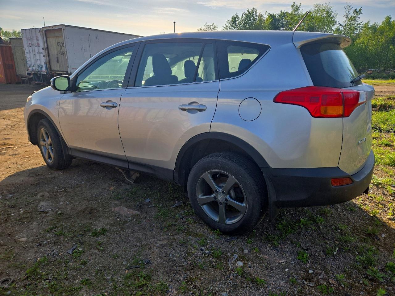 2015 Toyota Rav4 Le Gray vin: 2T3BFREV6FW269320