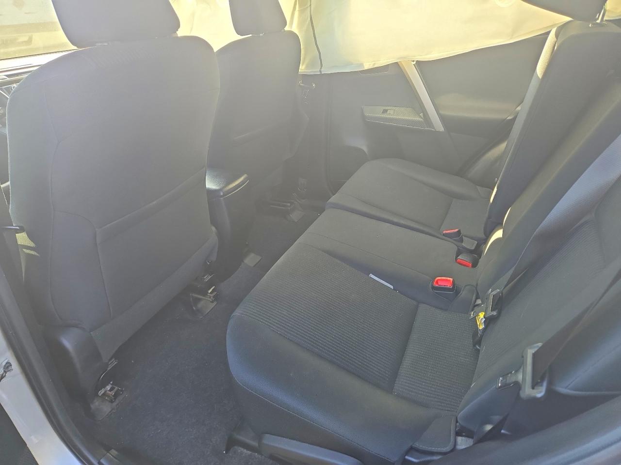 2015 Toyota Rav4 Le Gray vin: 2T3BFREV6FW269320