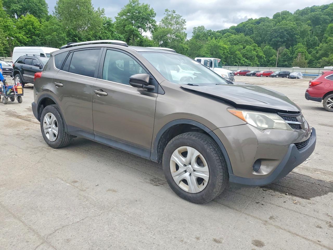 2015 Toyota Rav4 Le Brown vin: 2T3BFREV6FW271083