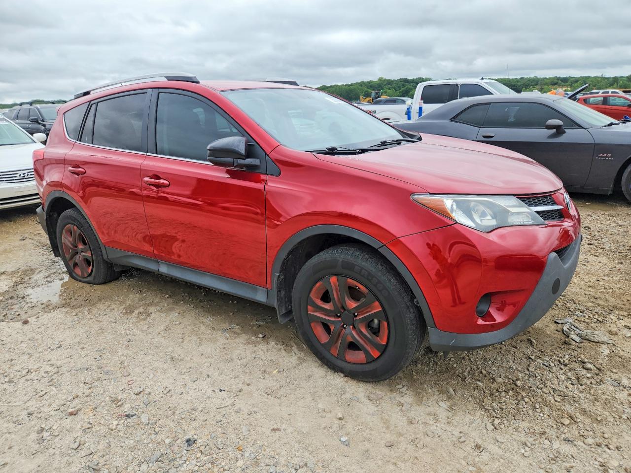 2015 Toyota Rav4 Le Red vin: 2T3BFREV6FW272640