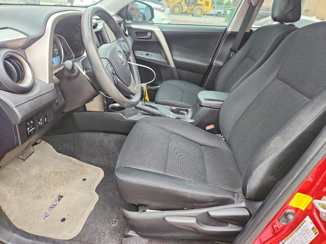 2015 Toyota Rav4 Le Red vin: 2T3BFREV6FW272640