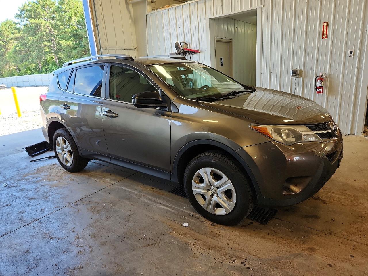 2015 Toyota Rav4 Le Green vin: 2T3BFREV6FW274646