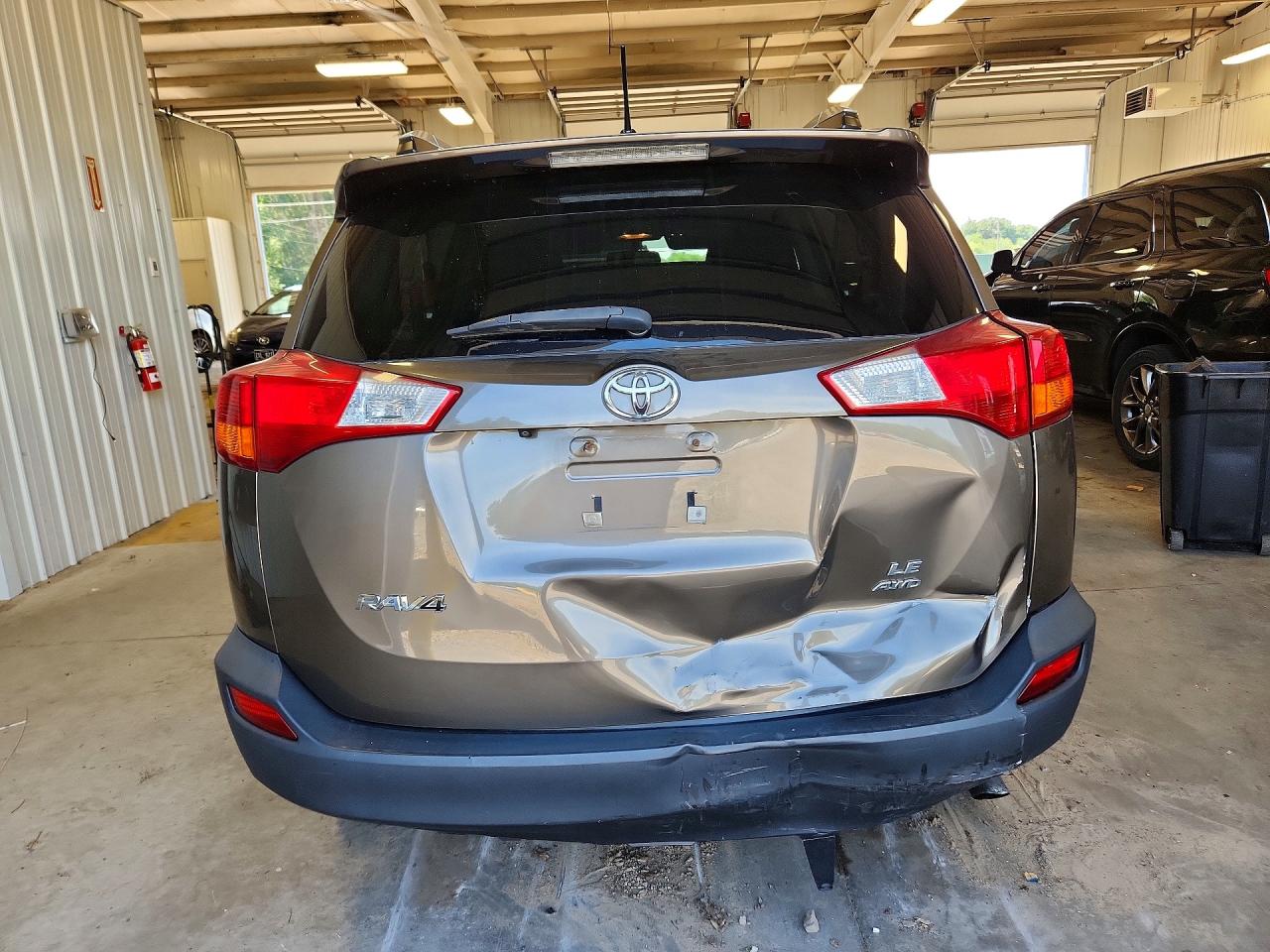 2015 Toyota Rav4 Le Green vin: 2T3BFREV6FW274646