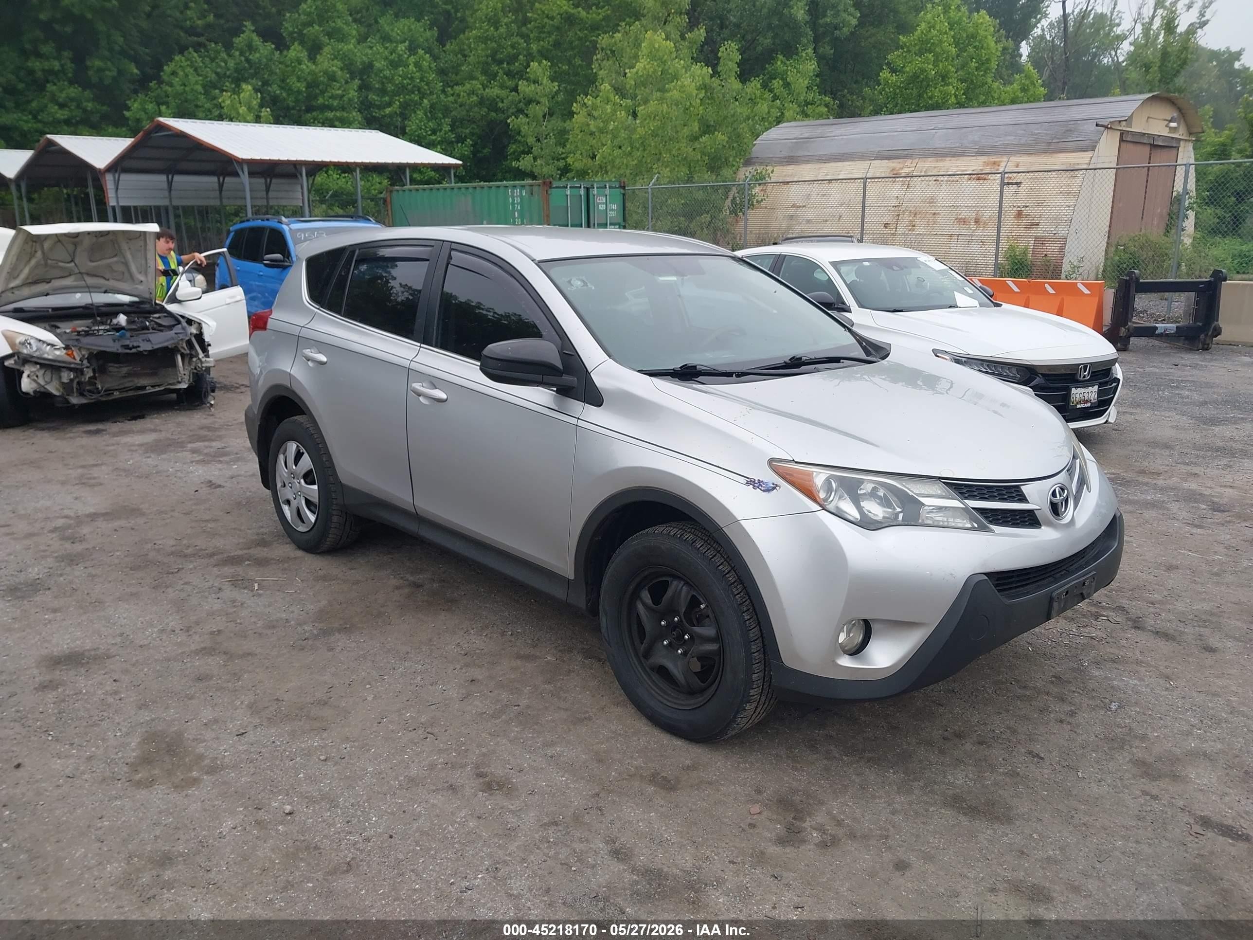 2015 Toyota Rav4 Le Silver vin: 2T3BFREV6FW342976