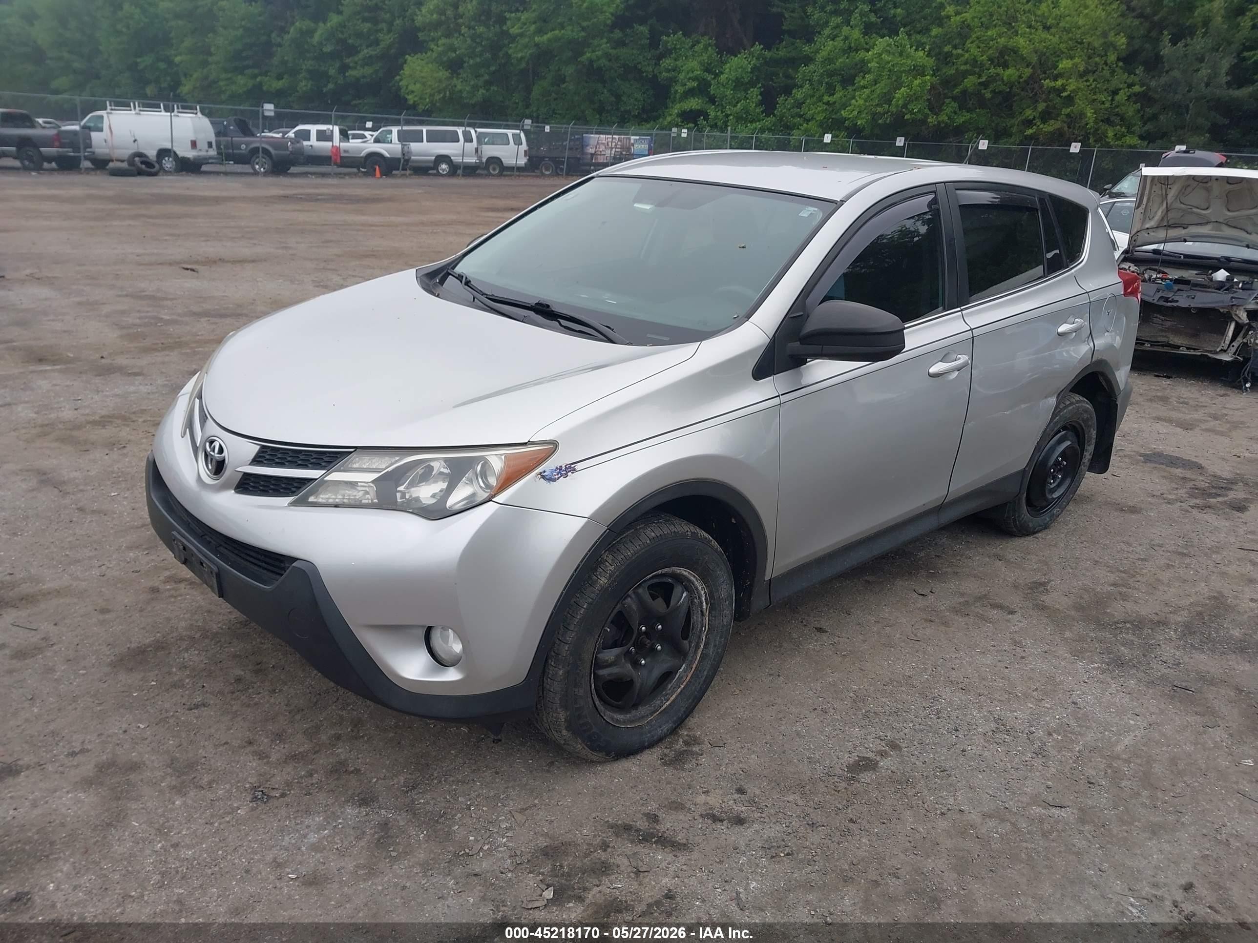 2015 Toyota Rav4 Le Silver vin: 2T3BFREV6FW342976