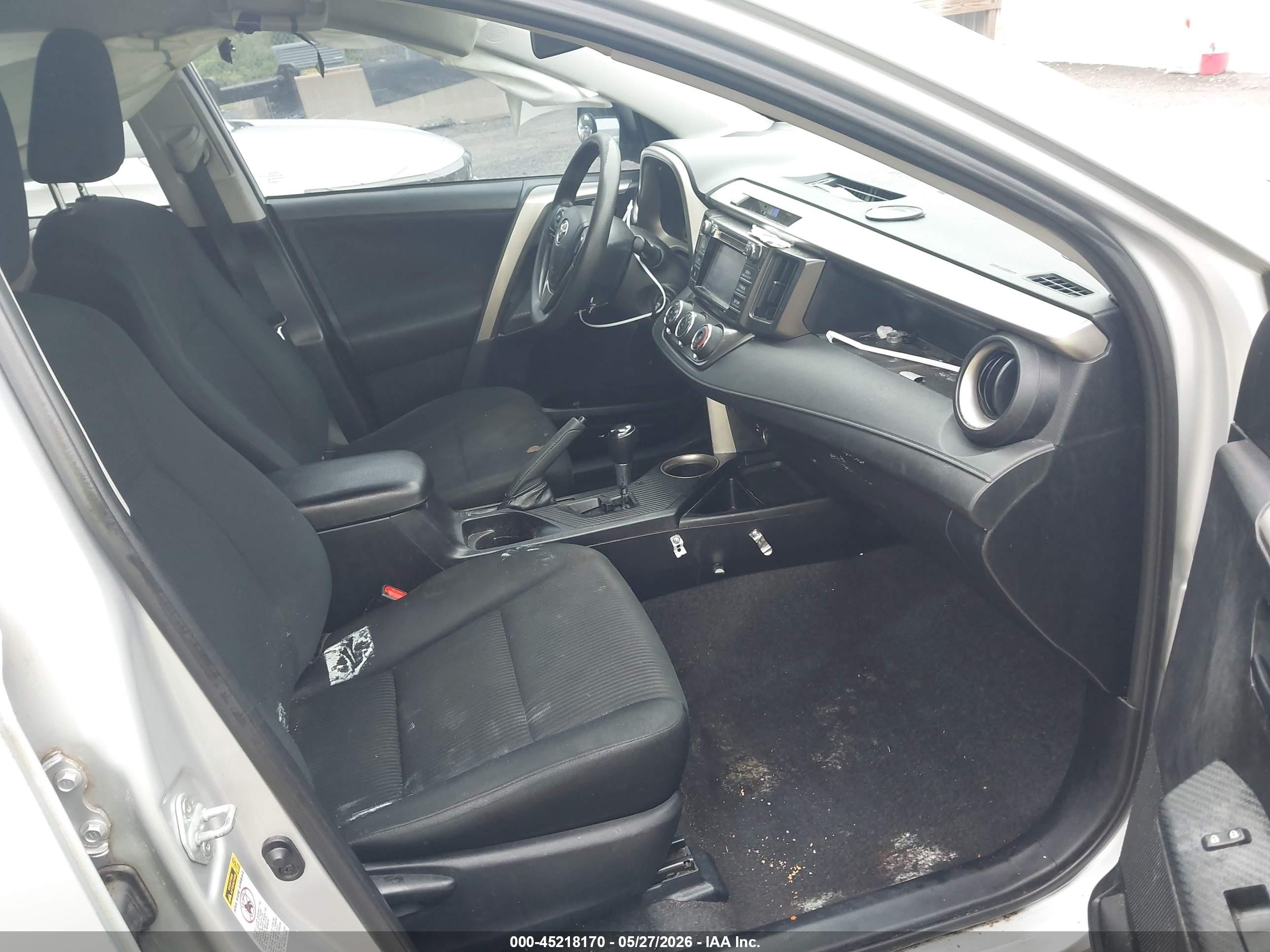 2015 Toyota Rav4 Le Silver vin: 2T3BFREV6FW342976