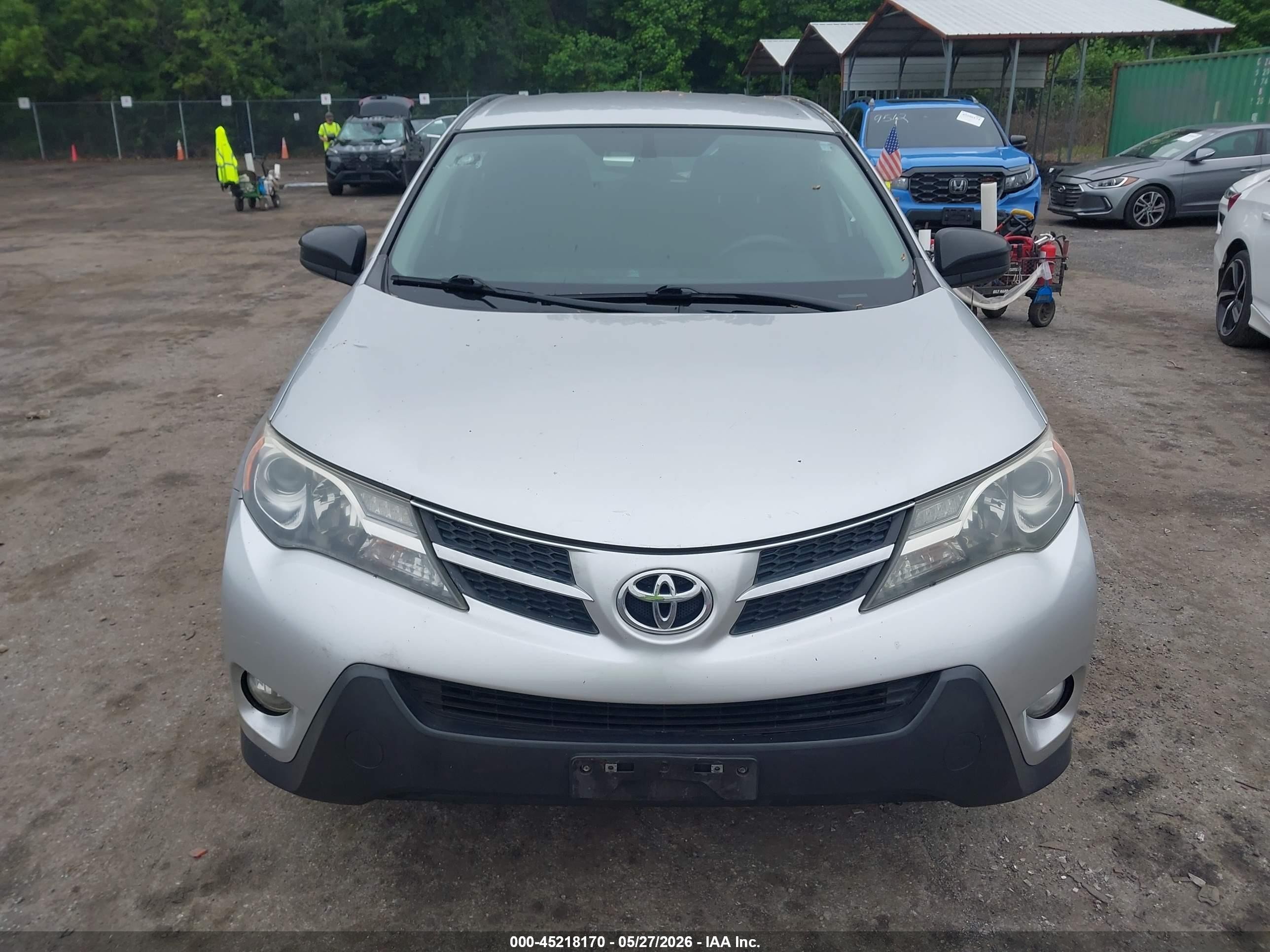 2015 Toyota Rav4 Le Silver vin: 2T3BFREV6FW342976