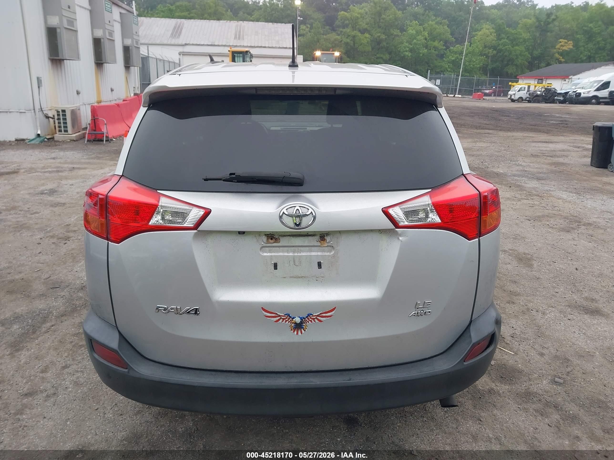 2015 Toyota Rav4 Le Silver vin: 2T3BFREV6FW342976