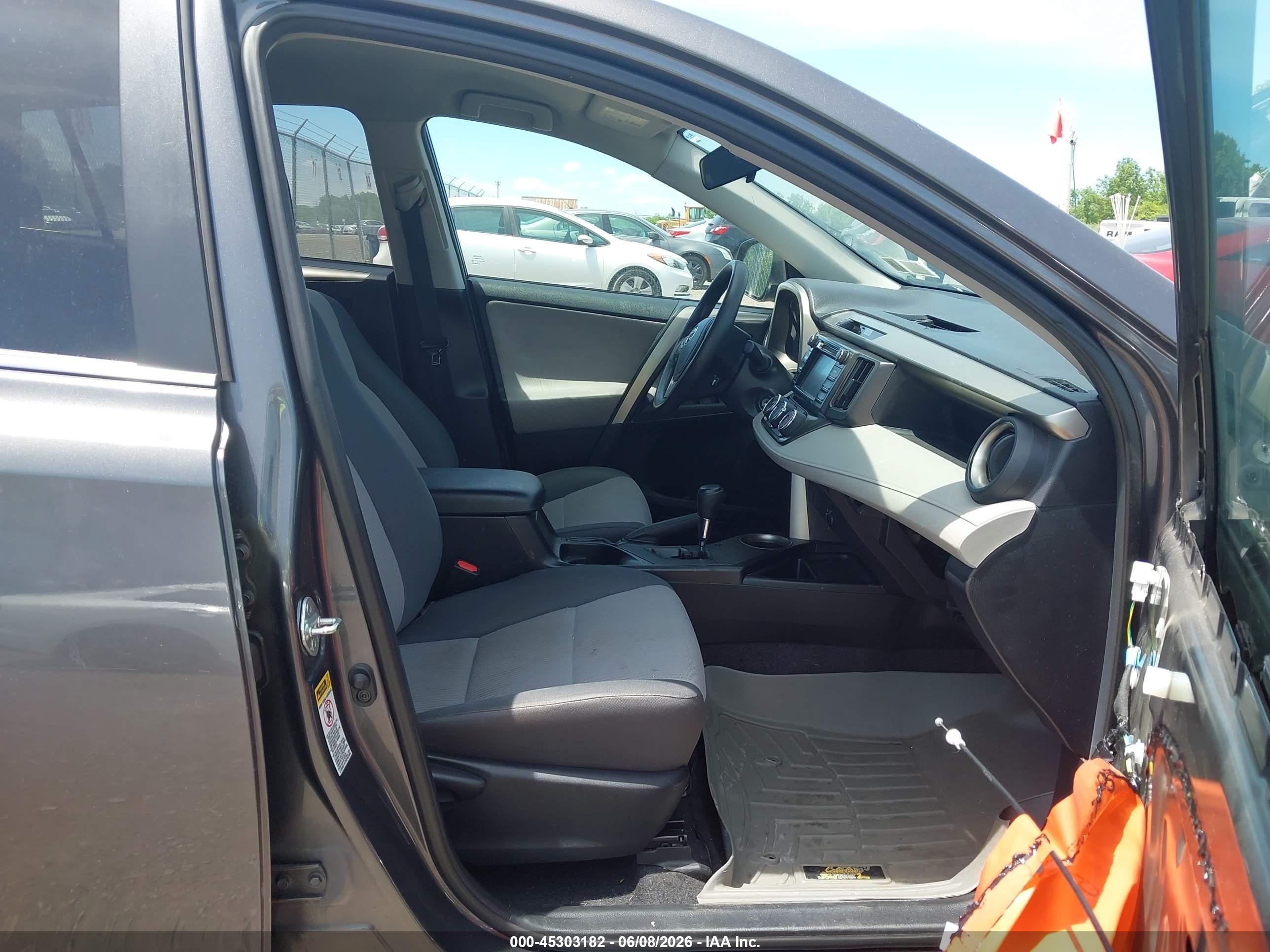 2015 Toyota Rav4 Le Gray vin: 2T3BFREV6FW353931