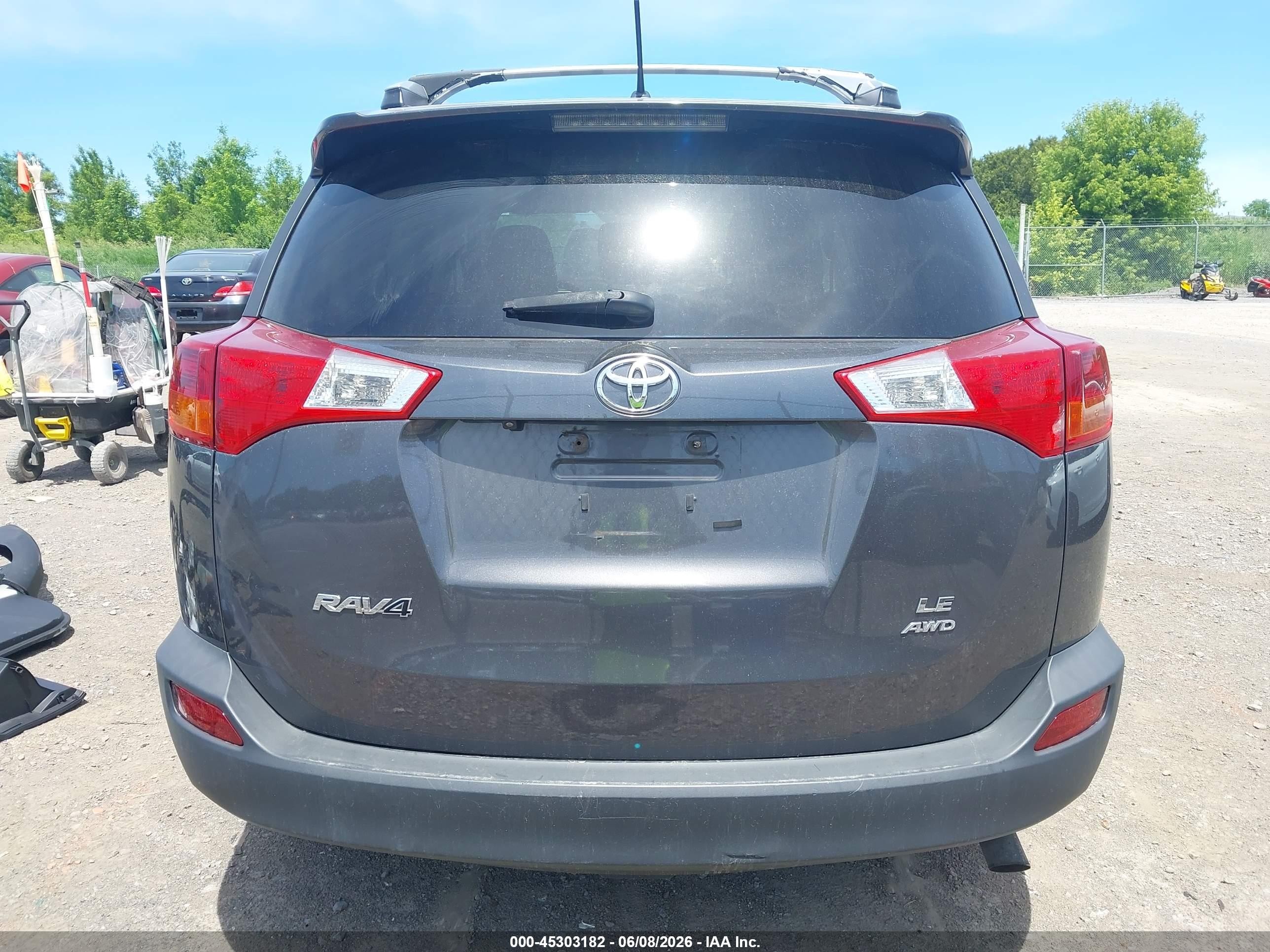 2015 Toyota Rav4 Le Gray vin: 2T3BFREV6FW353931