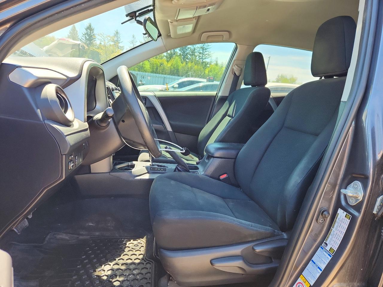 2016 Toyota Rav4 Le Gray vin: 2T3BFREV6GW506566