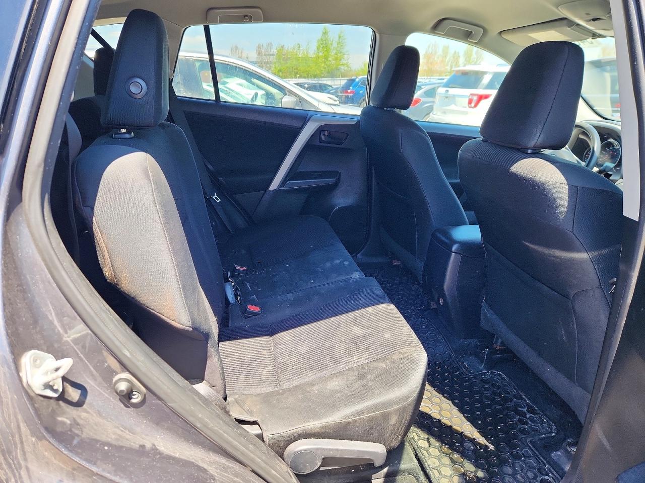 2016 Toyota Rav4 Le Gray vin: 2T3BFREV6GW506566