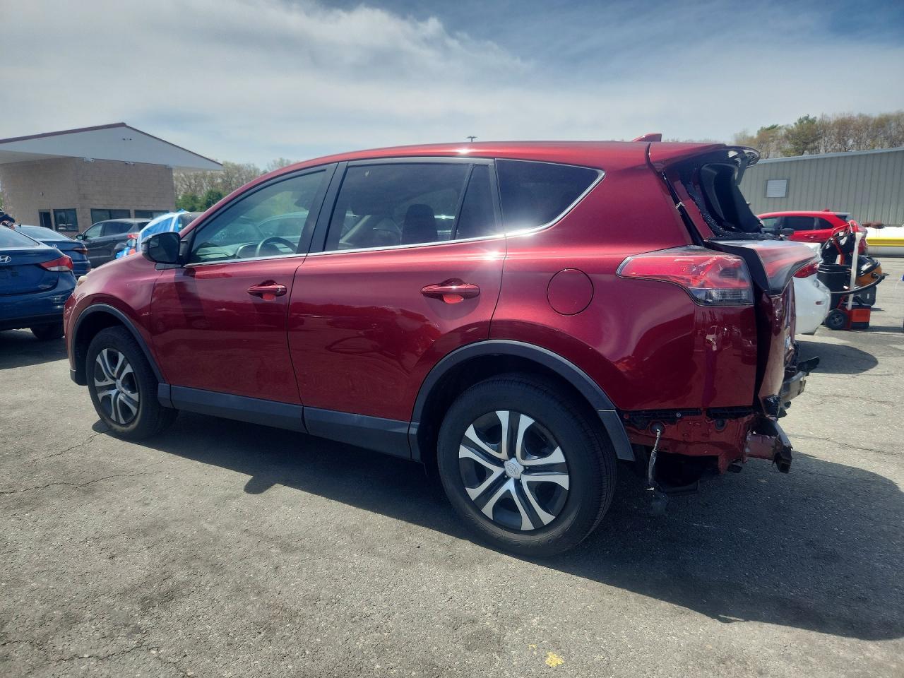 2018 Toyota Rav4 Le Red vin: 2T3BFREV6JW725681