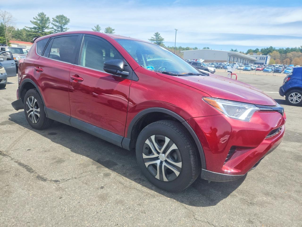 2018 Toyota Rav4 Le Red vin: 2T3BFREV6JW725681