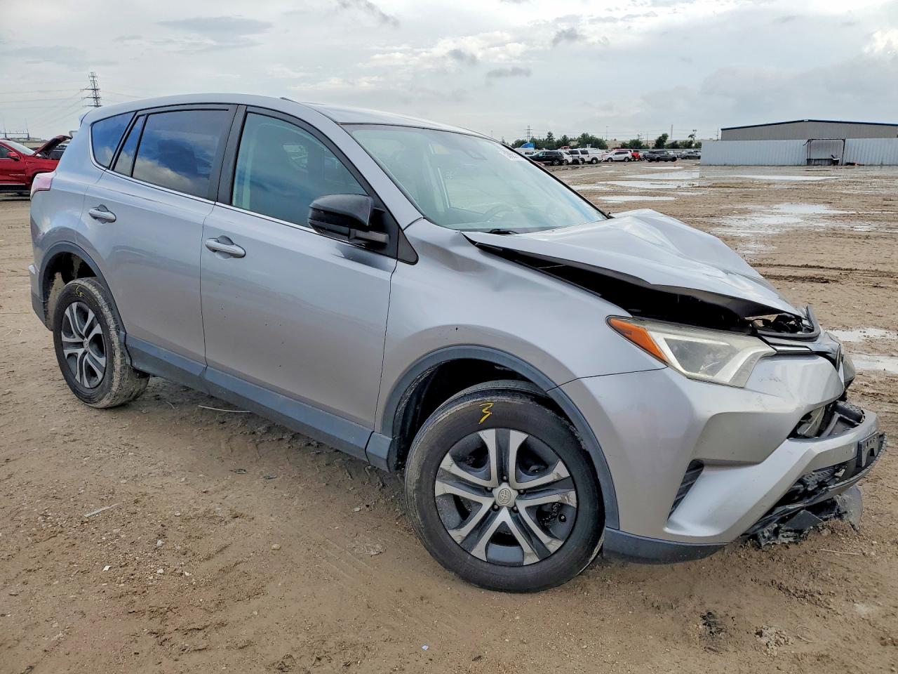 2018 Toyota Rav4 Le Silver vin: 2T3BFREV6JW760849