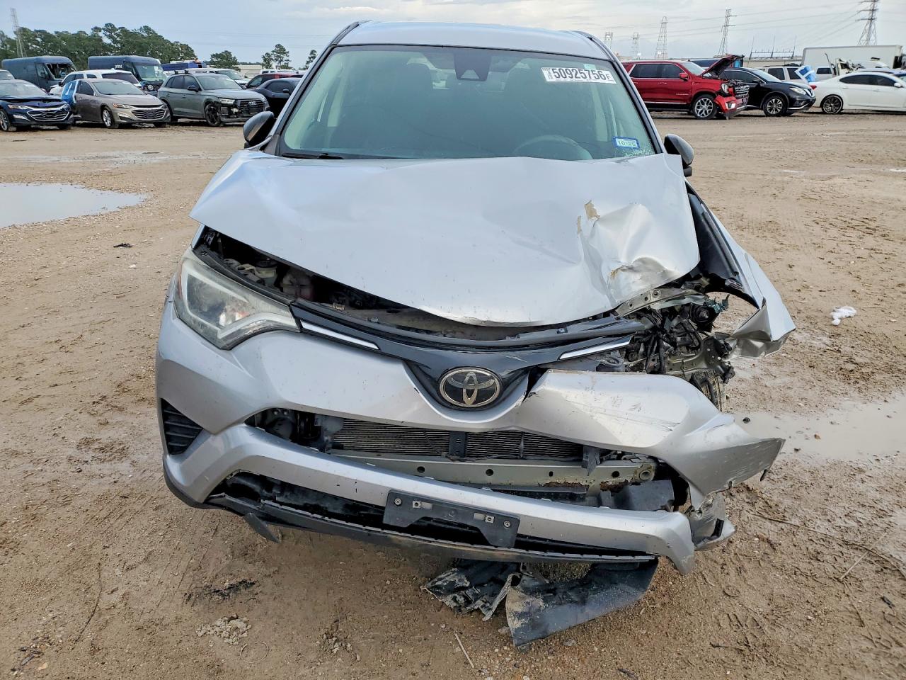 2018 Toyota Rav4 Le Silver vin: 2T3BFREV6JW760849
