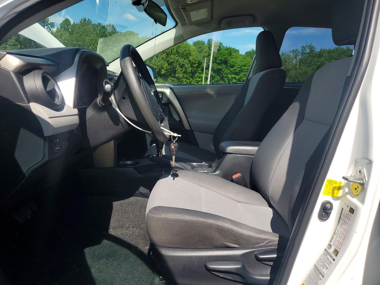 2013 Toyota Rav4 Le White vin: 2T3BFREV7DW022532