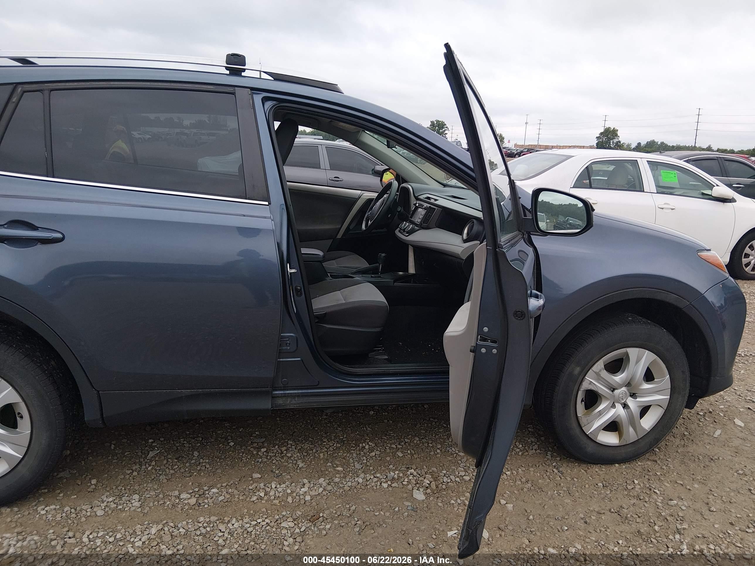 2013 Toyota Rav4 Le Blue vin: 2T3BFREV7DW039427