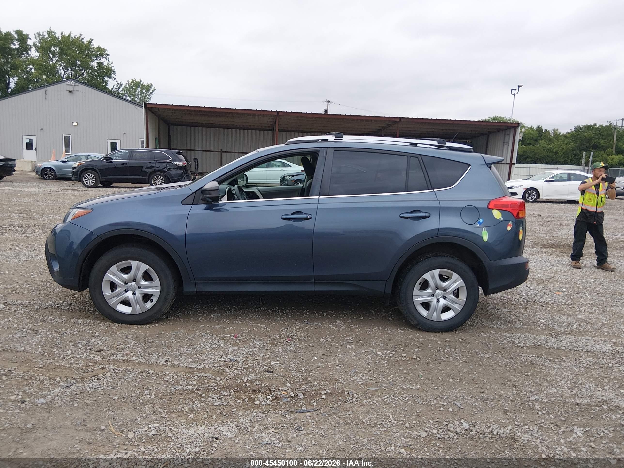 2013 Toyota Rav4 Le Blue vin: 2T3BFREV7DW039427