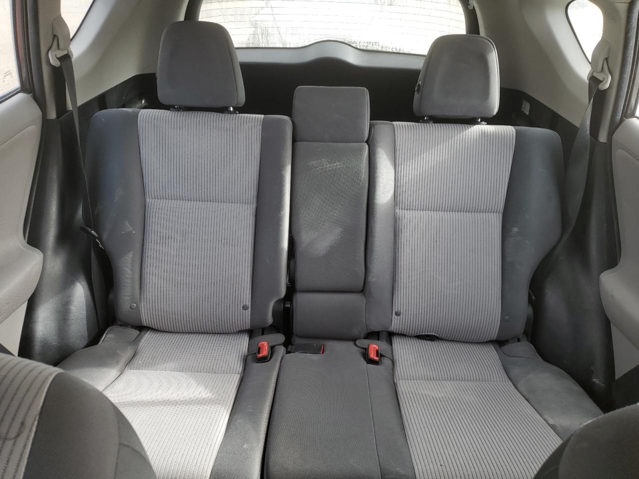 2013 Toyota Rav4 Le Gray vin: 2T3BFREV7DW041212