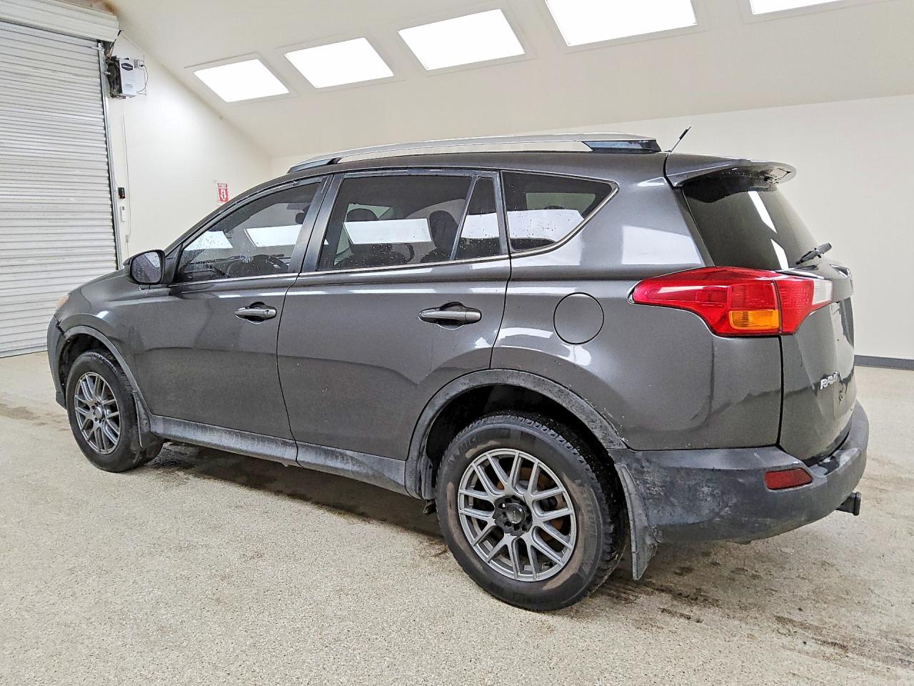 2013 Toyota Rav4 Le Gray vin: 2T3BFREV7DW113896