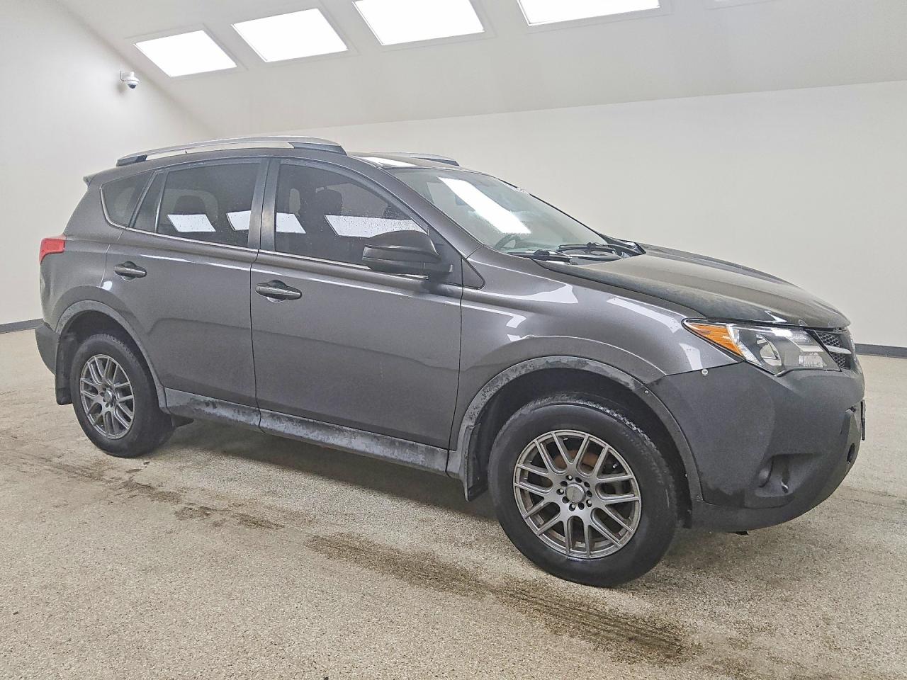 2013 Toyota Rav4 Le Gray vin: 2T3BFREV7DW113896