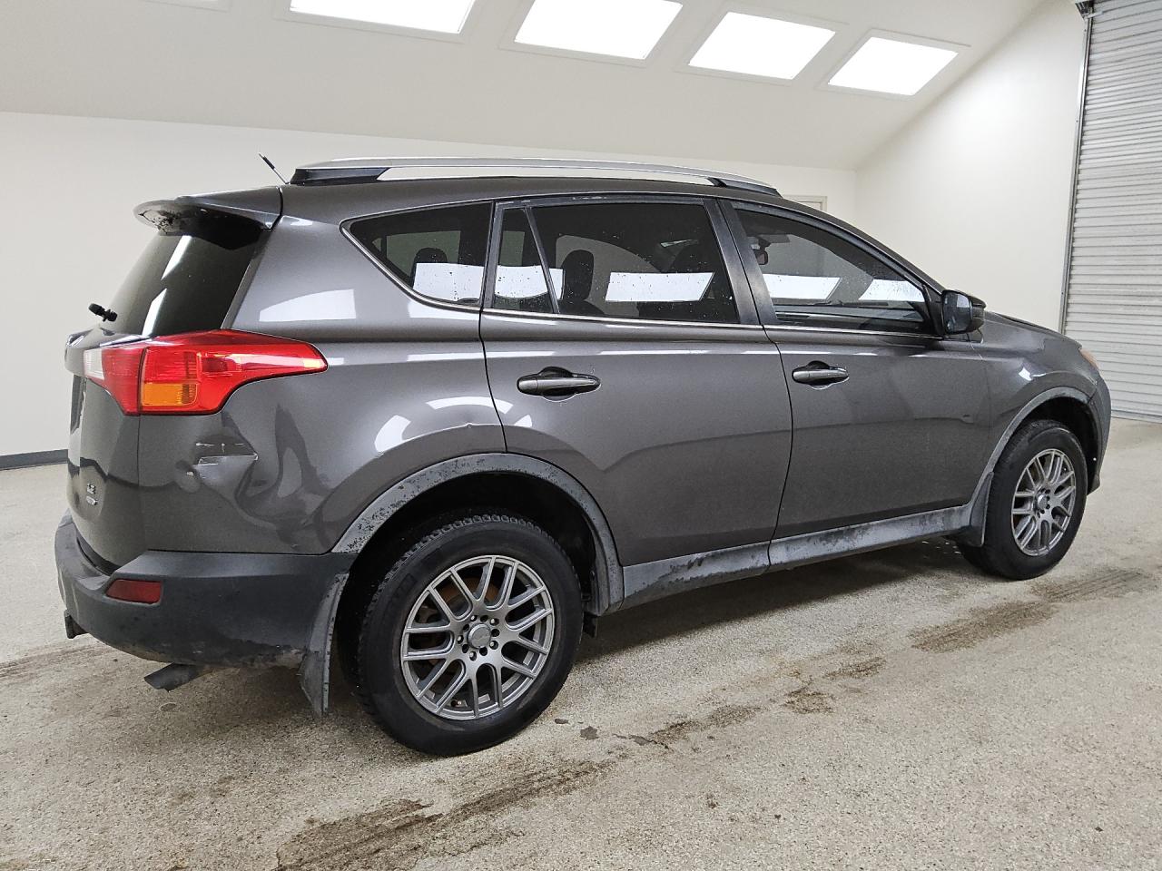 2013 Toyota Rav4 Le Gray vin: 2T3BFREV7DW113896 Damage: Right Front Tire, Worn, Replacement Required
