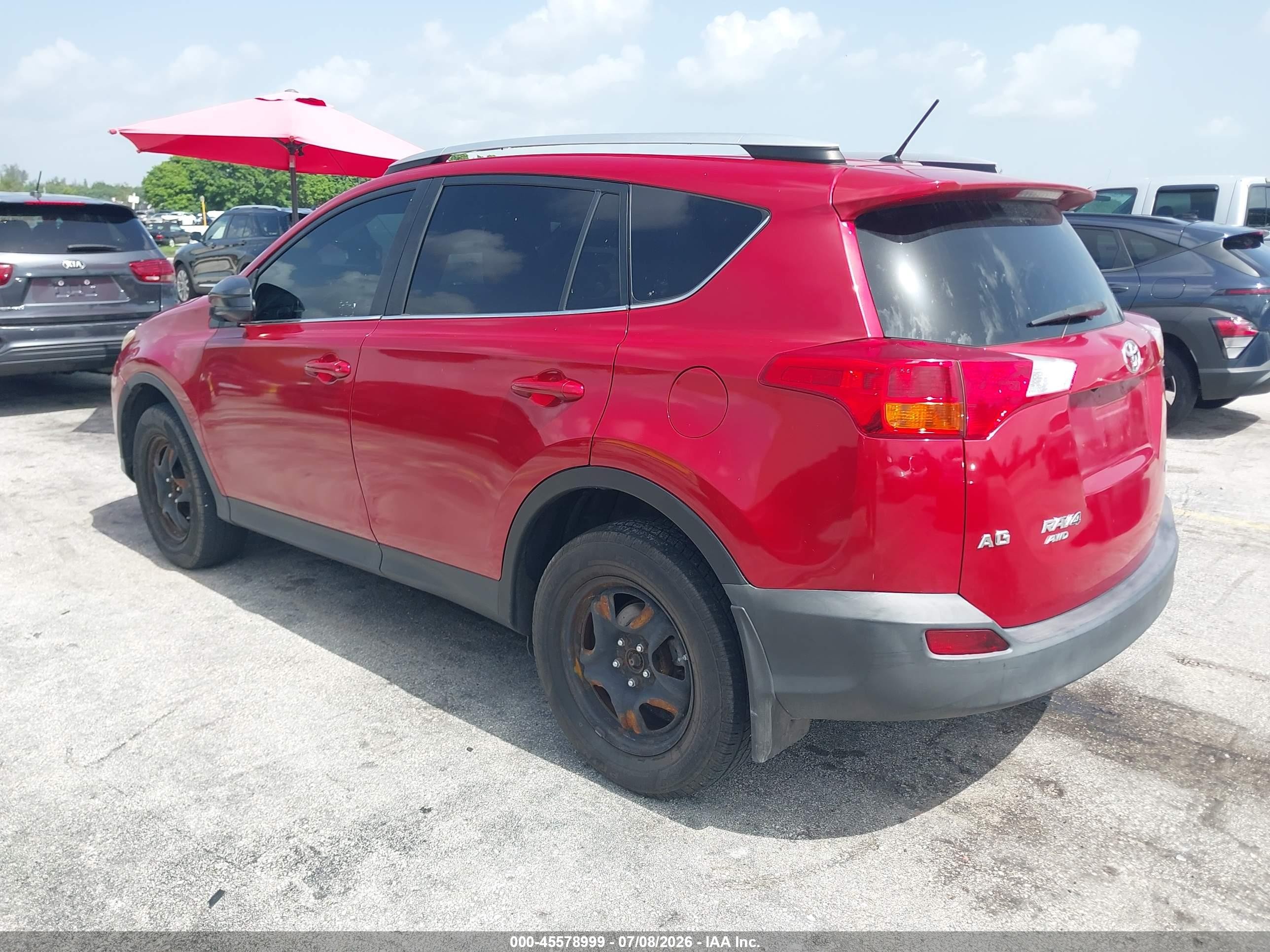 2014 Toyota Rav4 Le Red vin: 2T3BFREV7EW145443