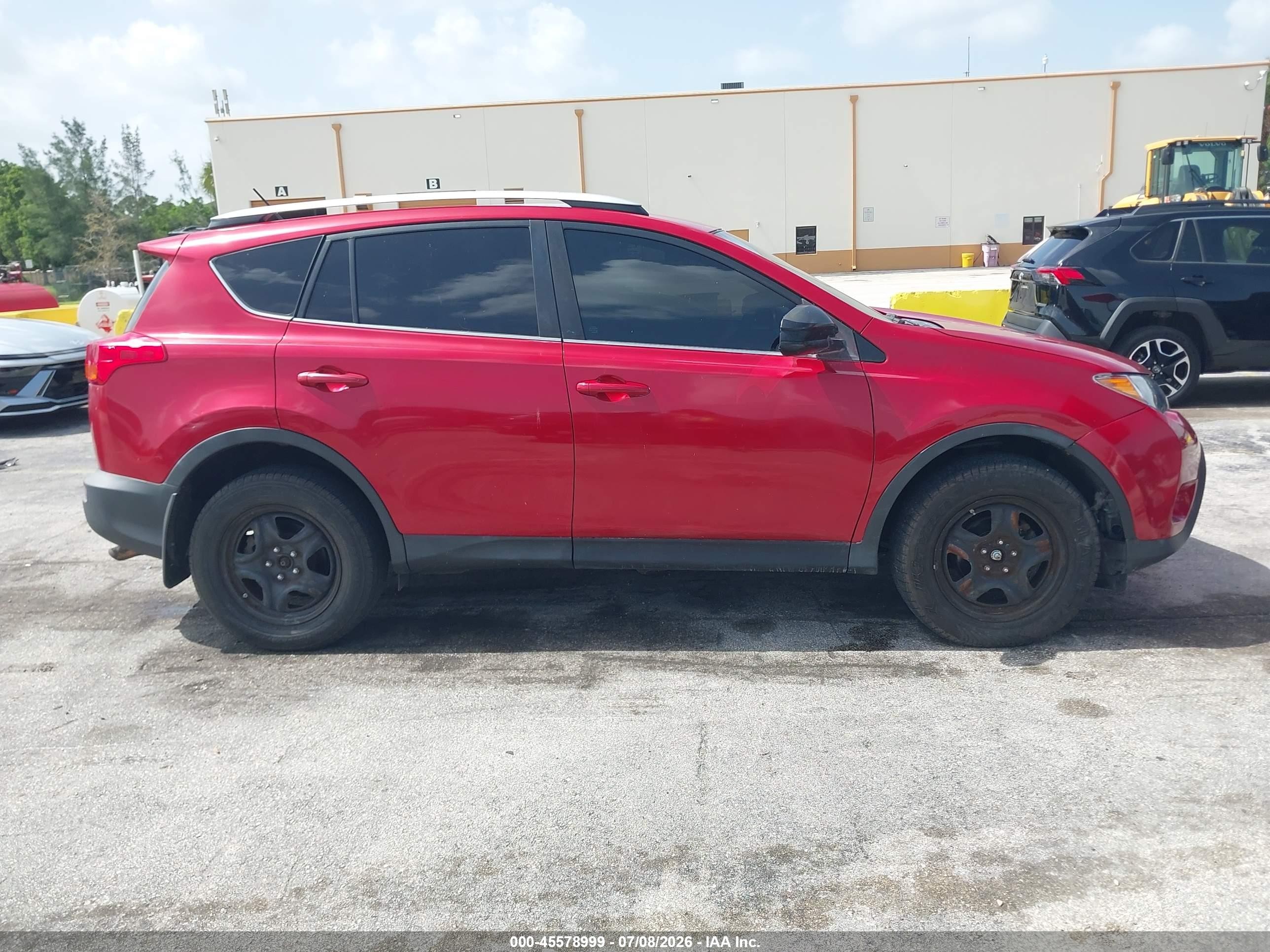 2014 Toyota Rav4 Le Red vin: 2T3BFREV7EW145443