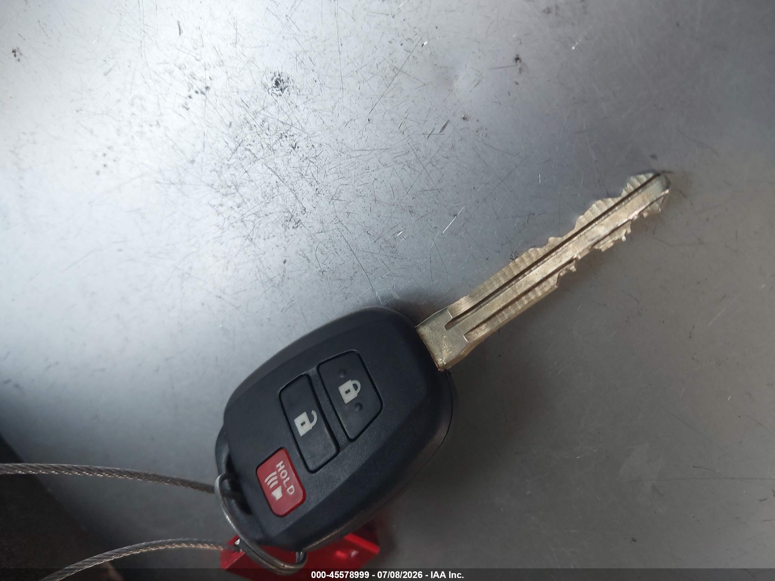 2014 Toyota Rav4 Le Red vin: 2T3BFREV7EW145443