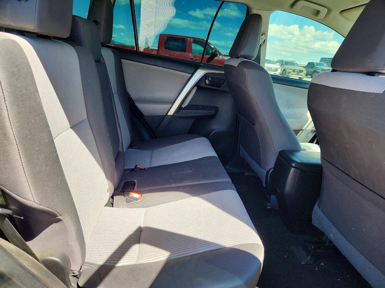 2014 Toyota Rav4 Le Blue vin: 2T3BFREV7EW181911