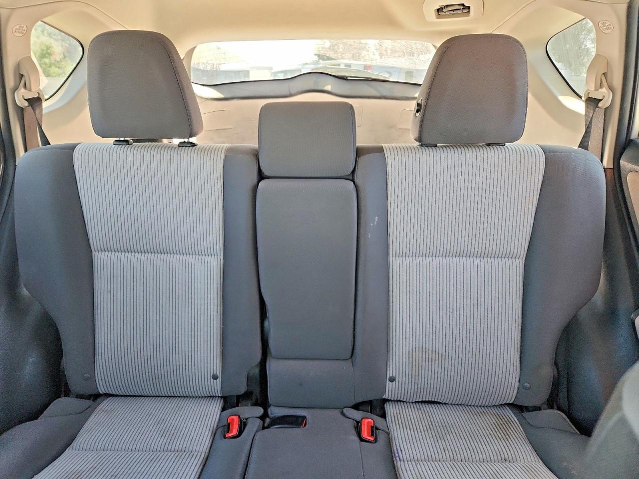2014 Toyota Rav4 Le Silver vin: 2T3BFREV7EW190687