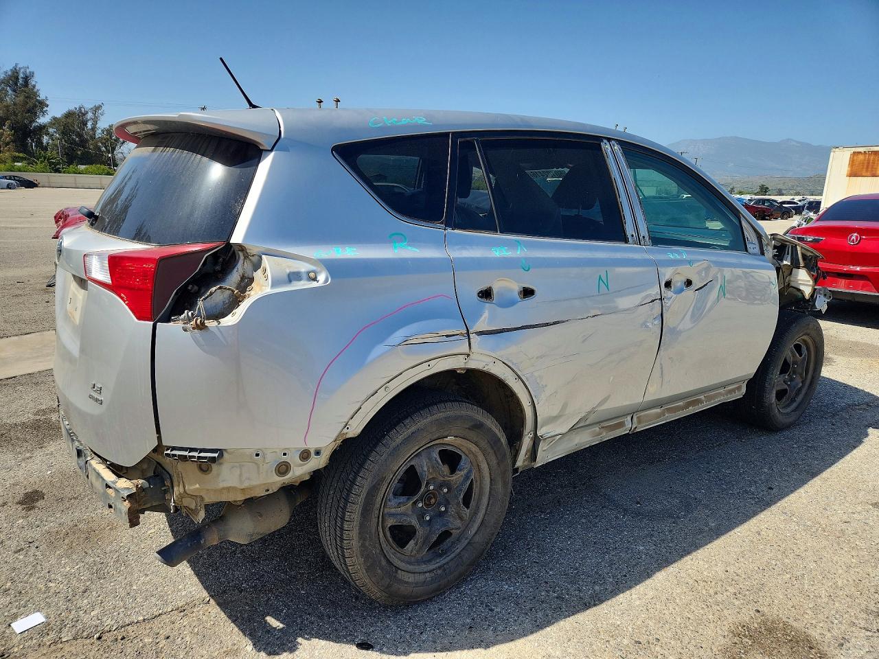 2014 Toyota Rav4 Le Silver vin: 2T3BFREV7EW190687
