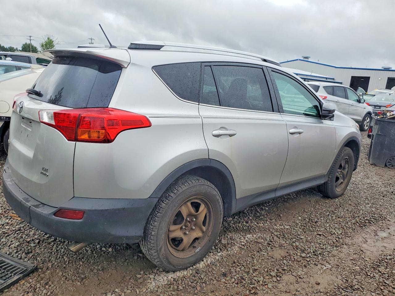 2014 Toyota Rav4 Le Silver vin: 2T3BFREV7EW195906