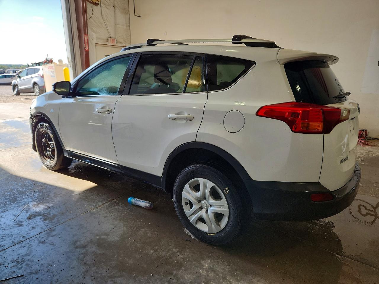 2014 Toyota Rav4 Le White vin: 2T3BFREV7EW221291