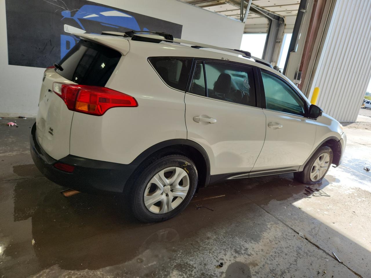 2014 Toyota Rav4 Le White vin: 2T3BFREV7EW221291 Damage: Right Qtr Panel, Dent(S) W/ Paint Dmg, 1/8 To 1/2 Inch