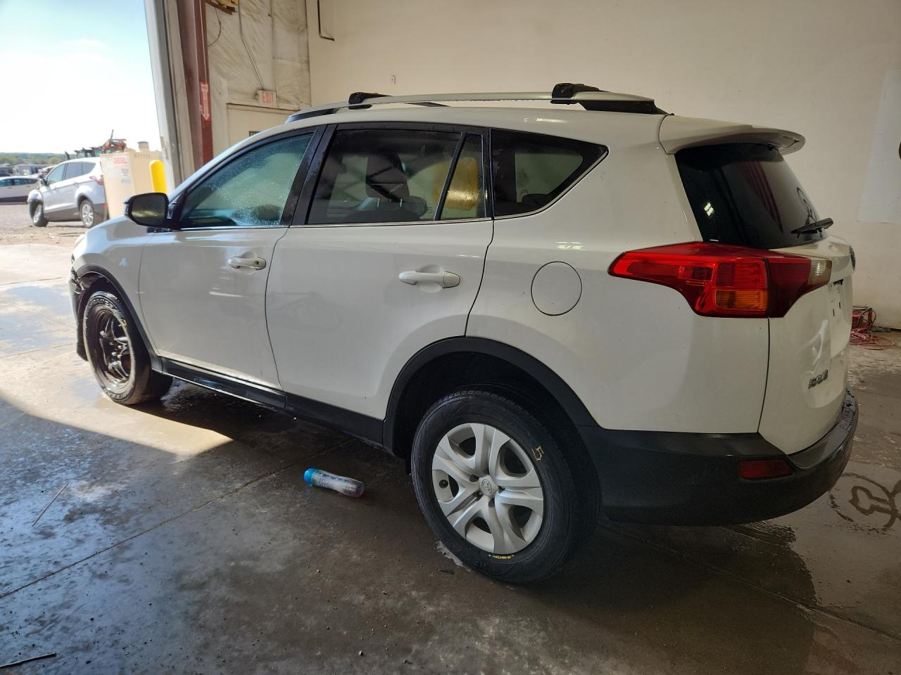 2014 Toyota Rav4 Le White vin: 2T3BFREV7EW221291 Damage: Left Qtr Panel, Dent(S) W/ Paint Dmg, 1/8 To 1/2 Inch