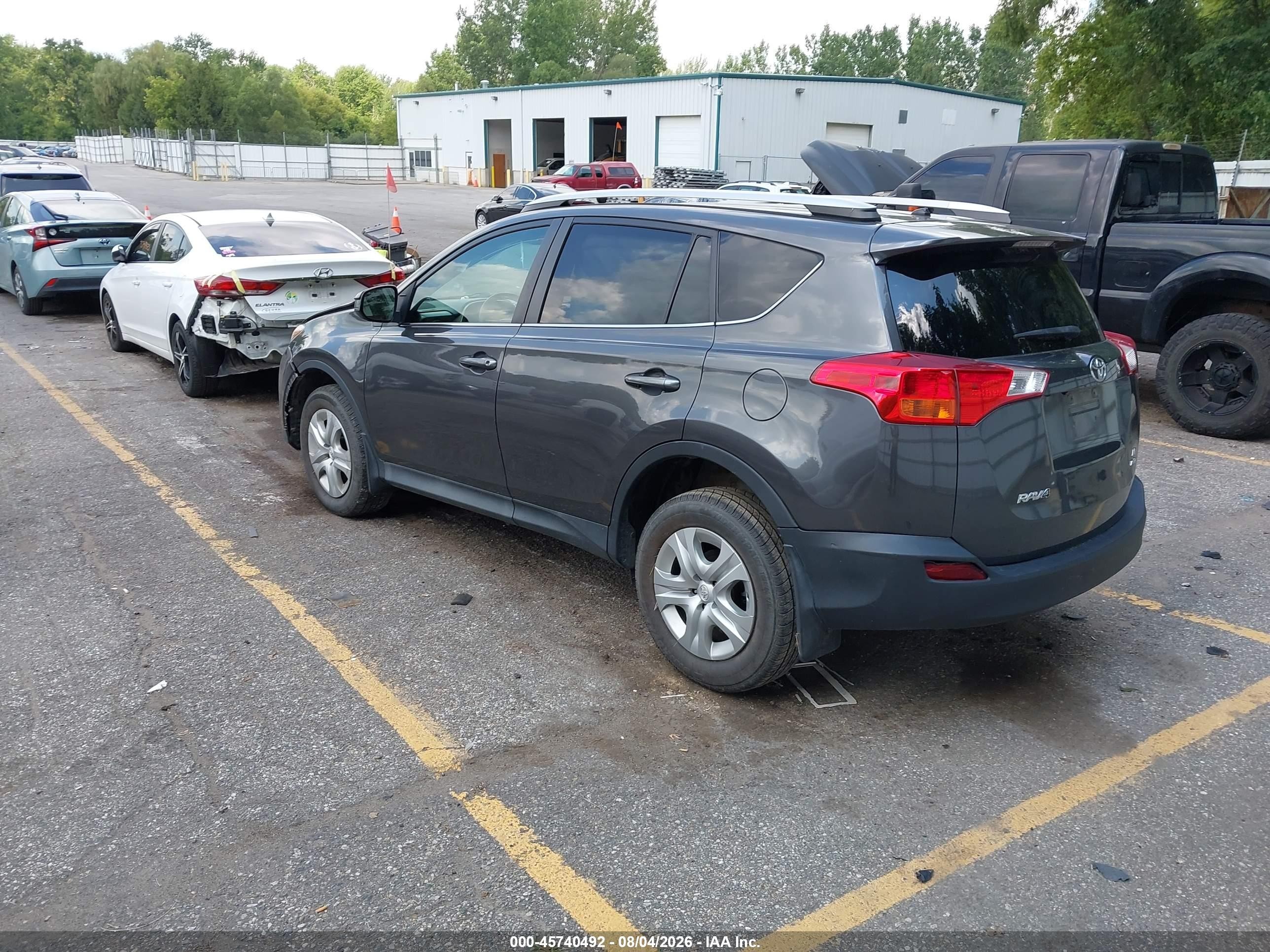 2015 Toyota Rav4 Le Gray vin: 2T3BFREV7FW244488
