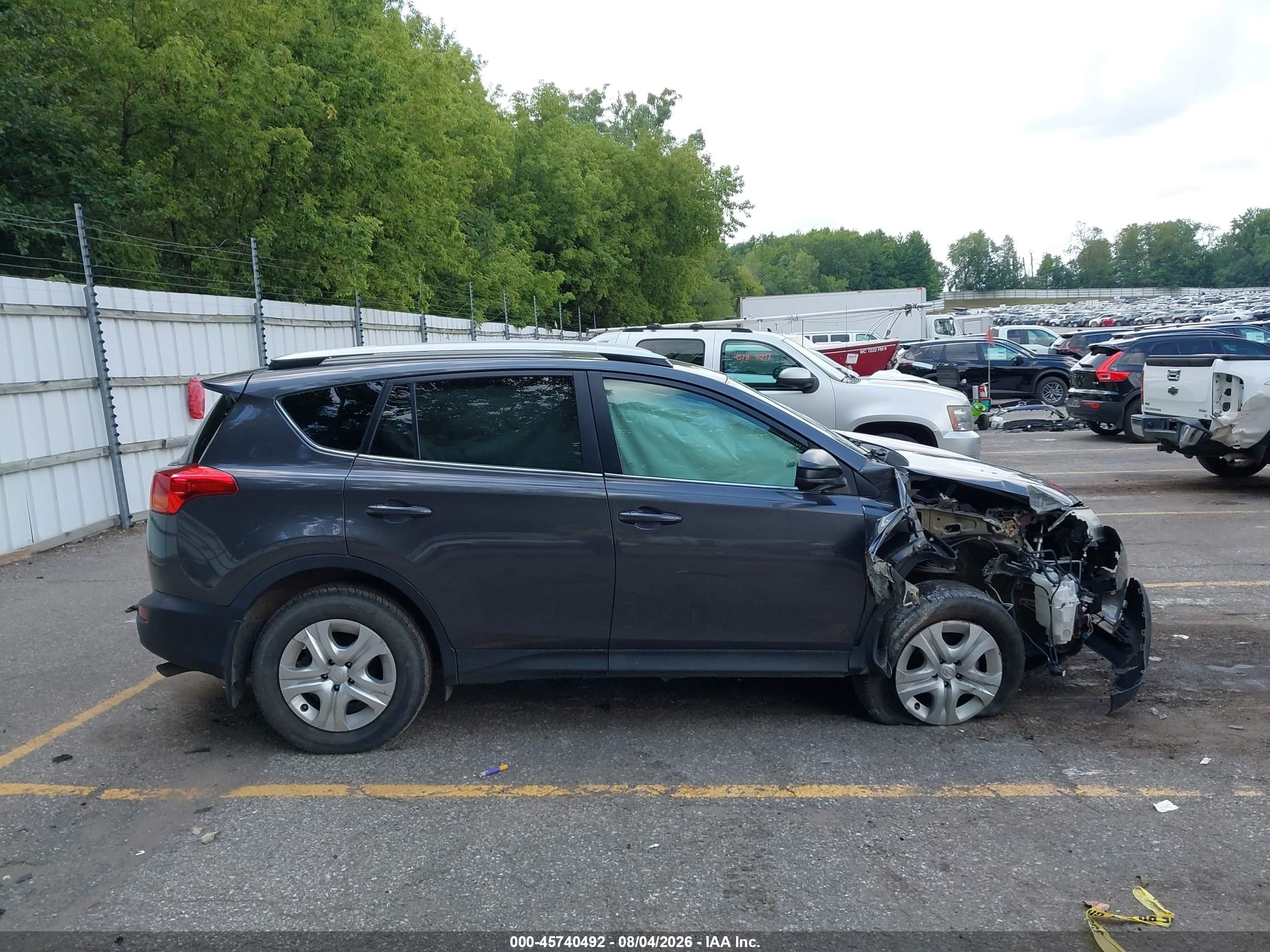 2015 Toyota Rav4 Le Gray vin: 2T3BFREV7FW244488