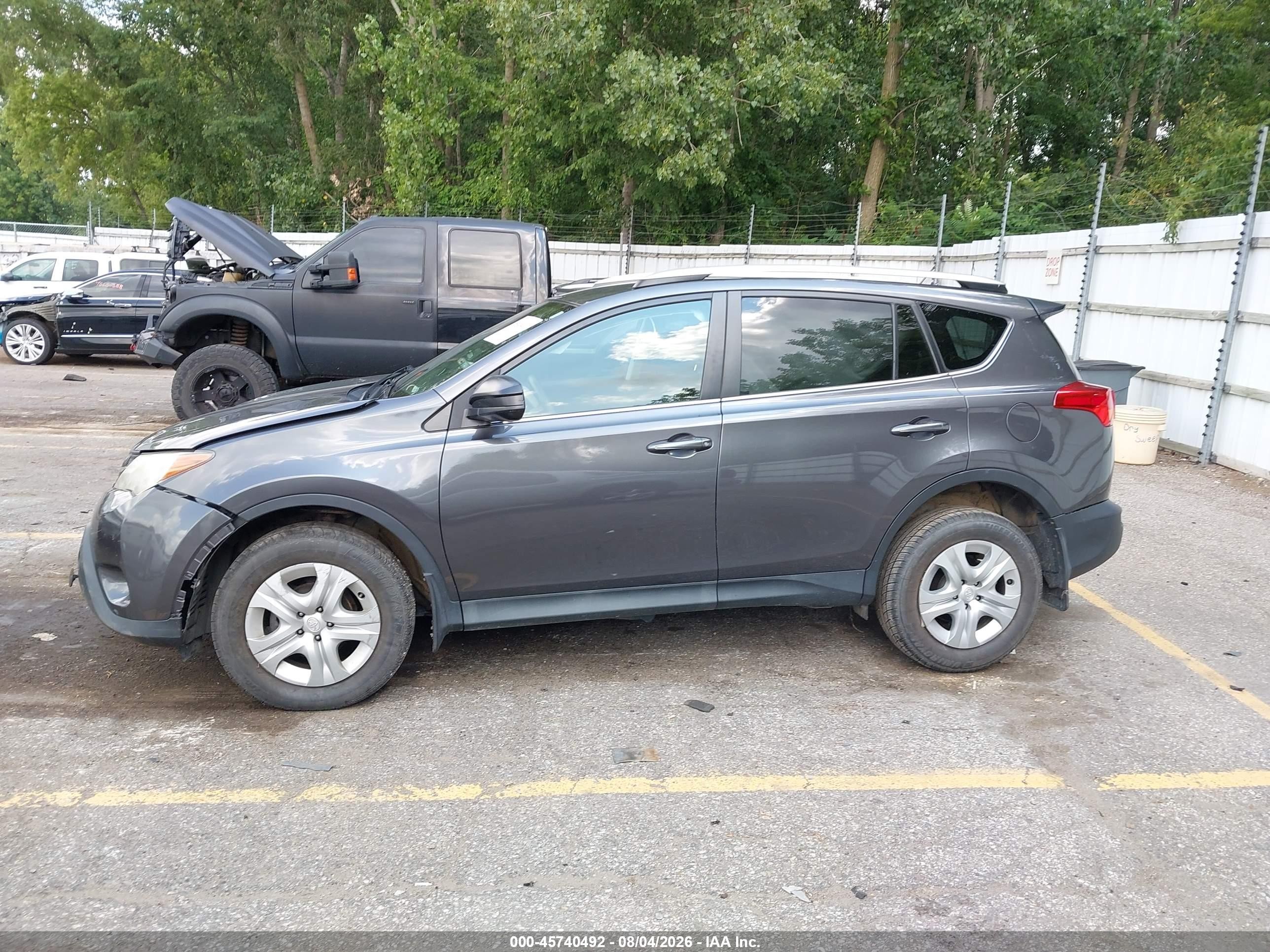 2015 Toyota Rav4 Le Gray vin: 2T3BFREV7FW244488