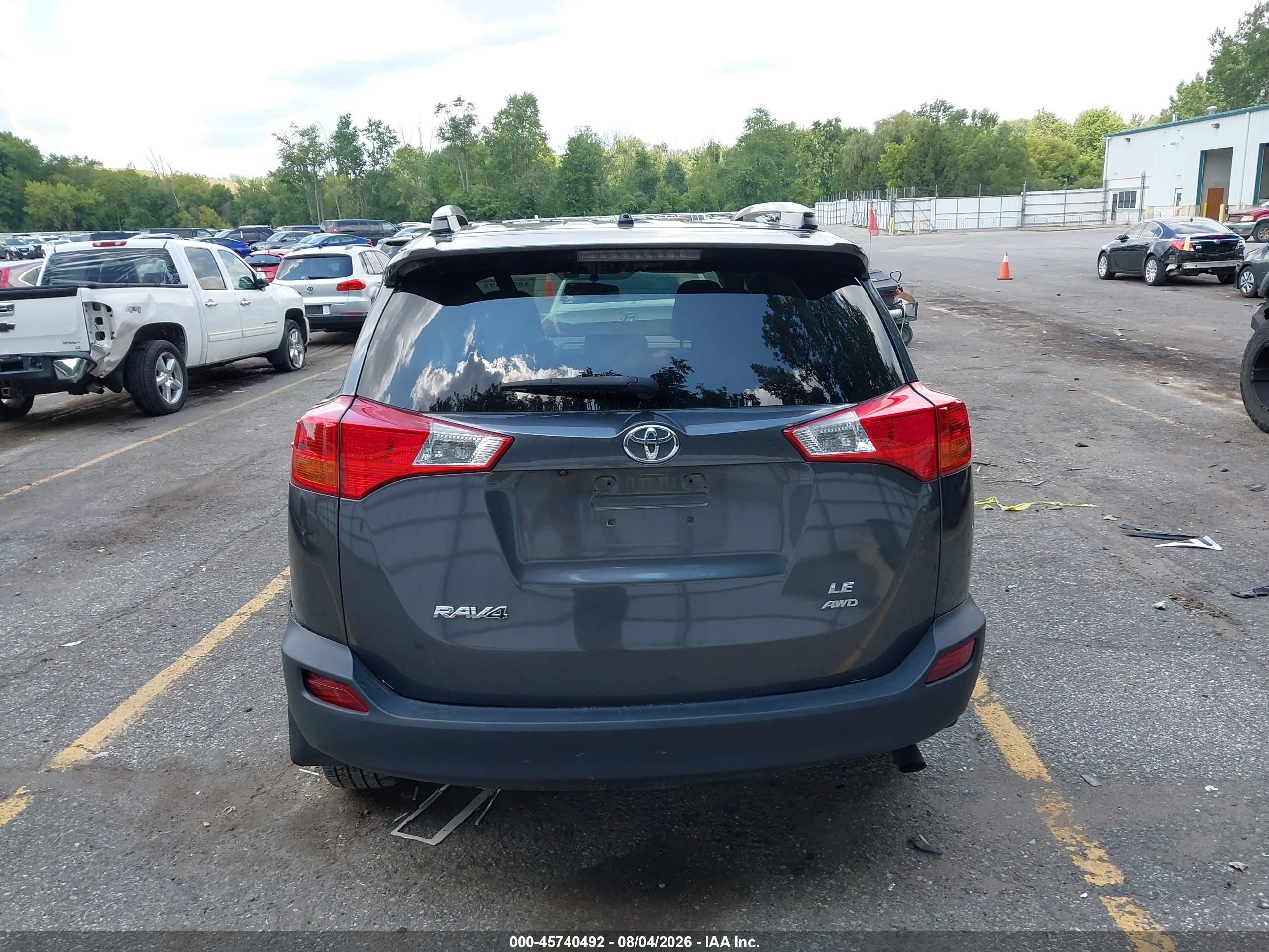 2015 Toyota Rav4 Le Gray vin: 2T3BFREV7FW244488