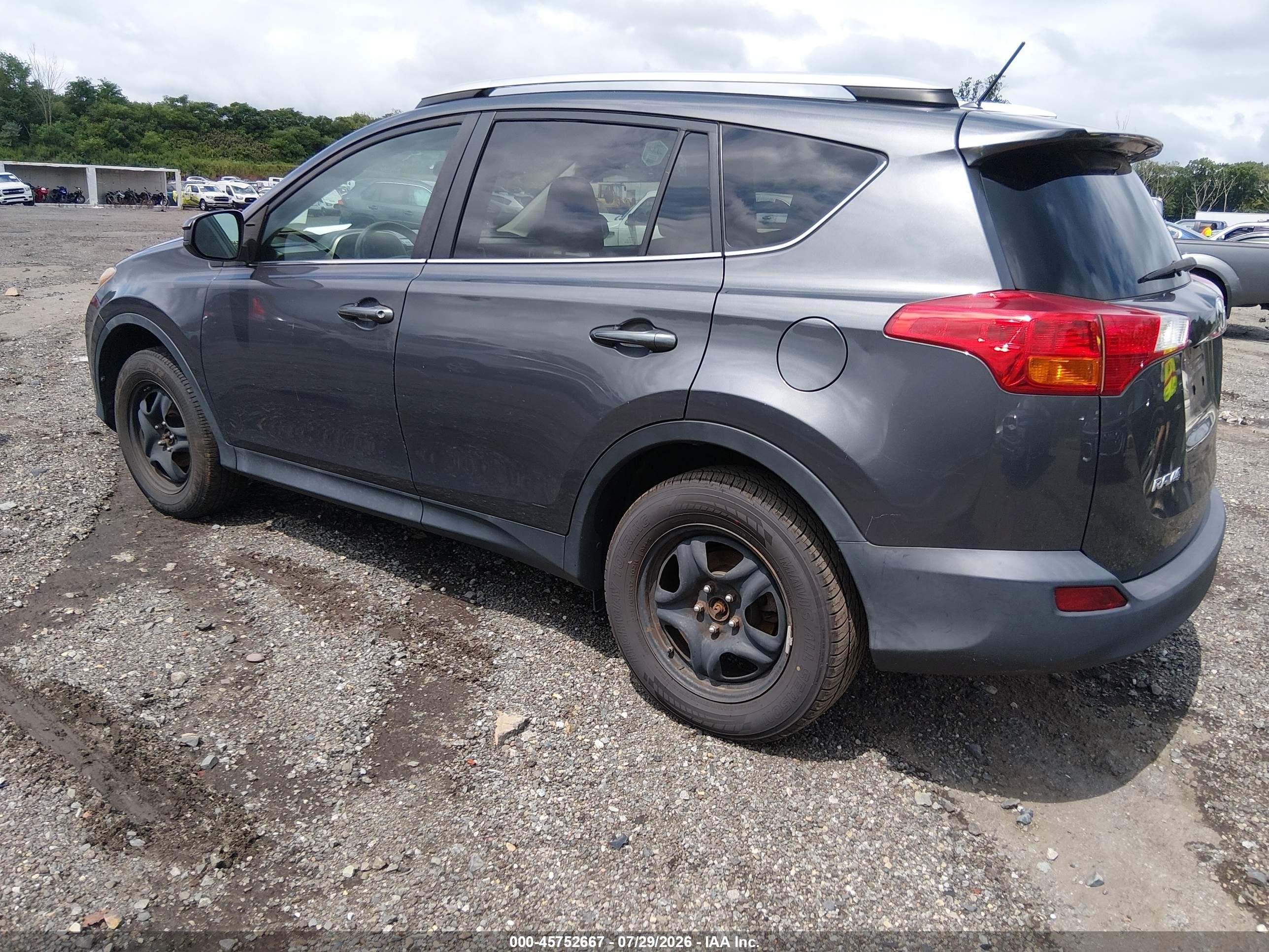2015 Toyota Rav4 Le Gray vin: 2T3BFREV7FW281928